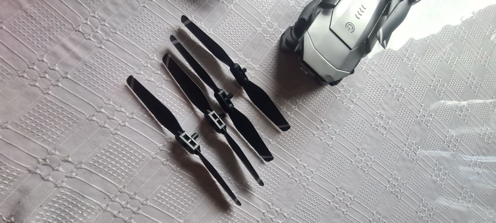 Vand Drona ZLRC Quadcopter