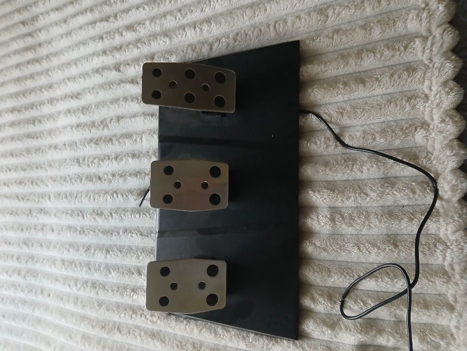 Vând tot ce se vede