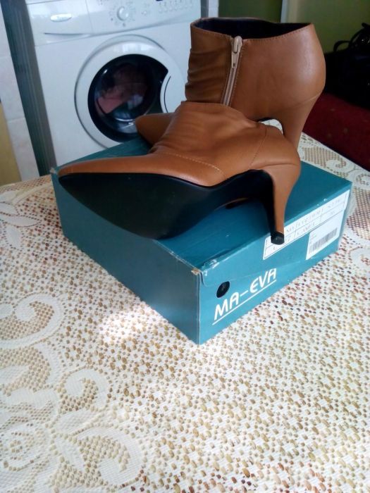 Нови боти и много красиви абитуриентски сандалети