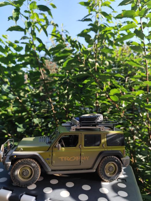 JEEP Trophy 1:18