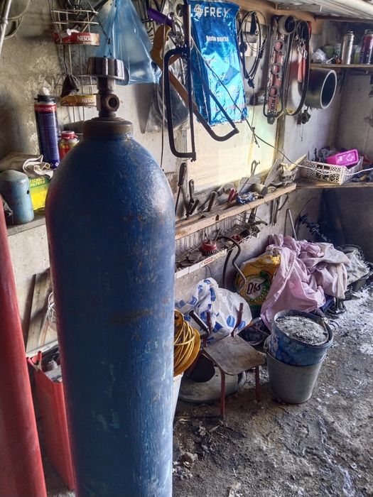 Продам резак, кислородный баллон