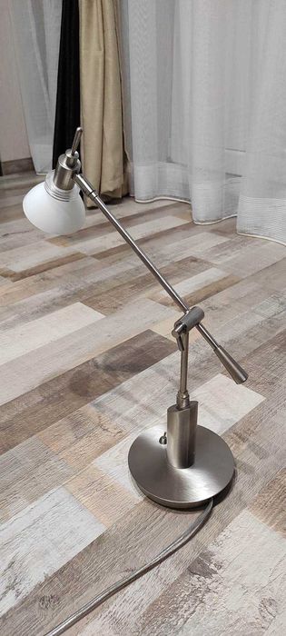 Настолна лампа с изключителен дизайн -Германия