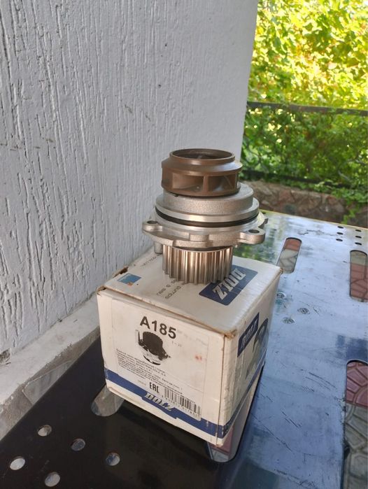 Водяная помпа автозапчасть