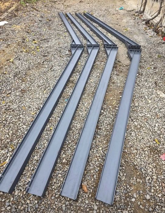 Vând 4 ferme si 8 stâlpi pentru hala structura metalică