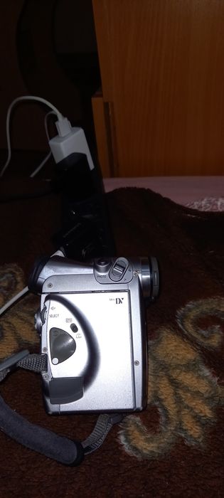 Продам видеокамеру Canon