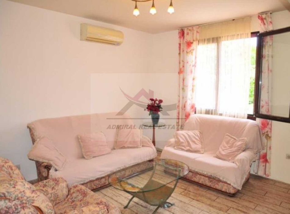 Дава се под наем Двустаен апартамент в Варна, Морска градина - 70 кв.м за 1000 € - Снимка #1