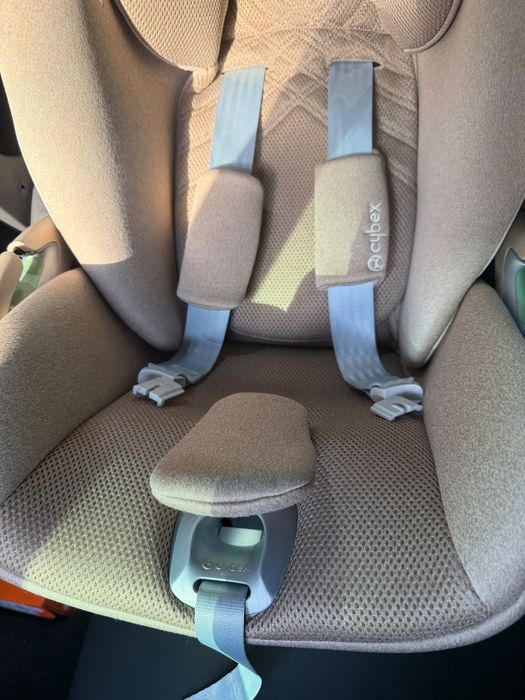 scoică Cybex Platinum Cloud T Plus I-Size fără bază isofix!