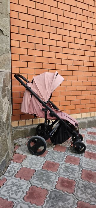 коляска детская в очень хорошем состоянии