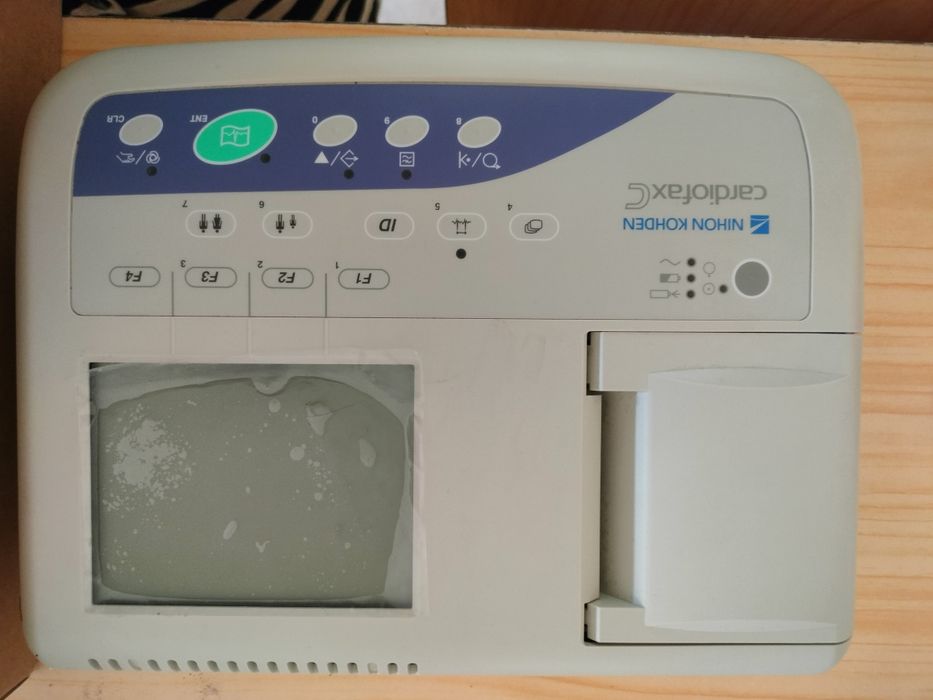 Electrocardiograf Nihon Kohden neutilizat