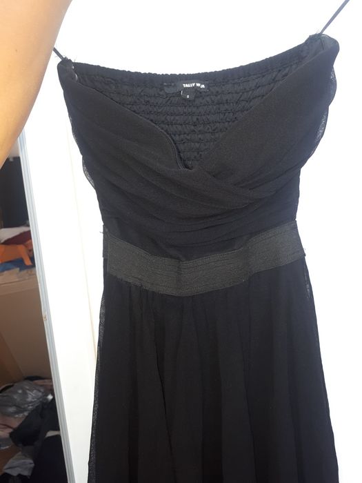 Vand rochii pt evenimente