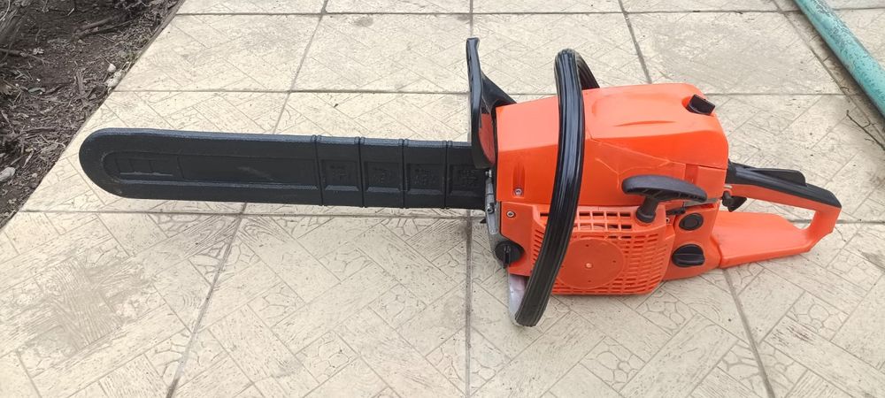 Продам новую бензопилу