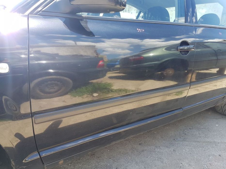 Usa / Portiera Stanga Fata VW Passat B5.5 Berlina / Sedan 2001 - 2005 Cod Culoare 9910