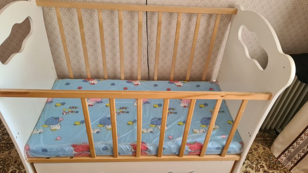 Продам кроватку детскую