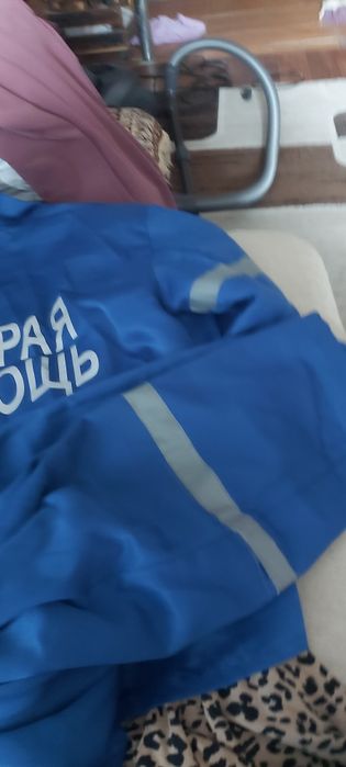 Продам костюм для скорой помощи