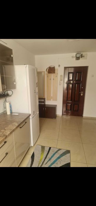 Inchiriez apartament 3 camere zona Decebal