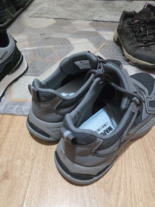 Продам кросовки спортивные для бега warrior