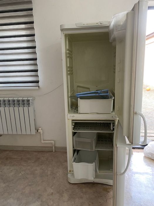 Холодильник рабочий