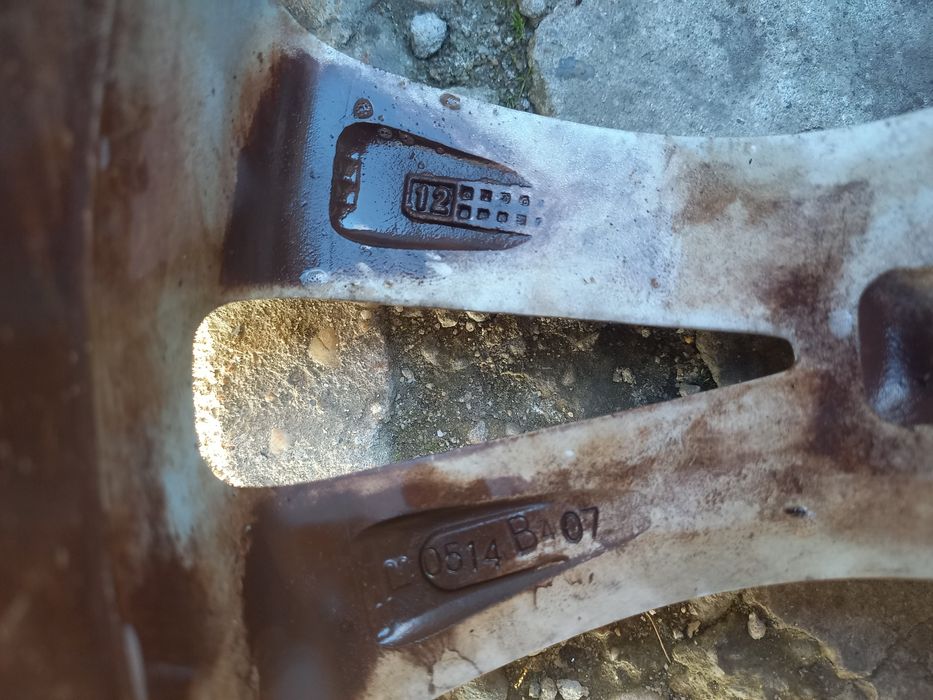 Fiat , Alfa Romeo 16 цола джанти
