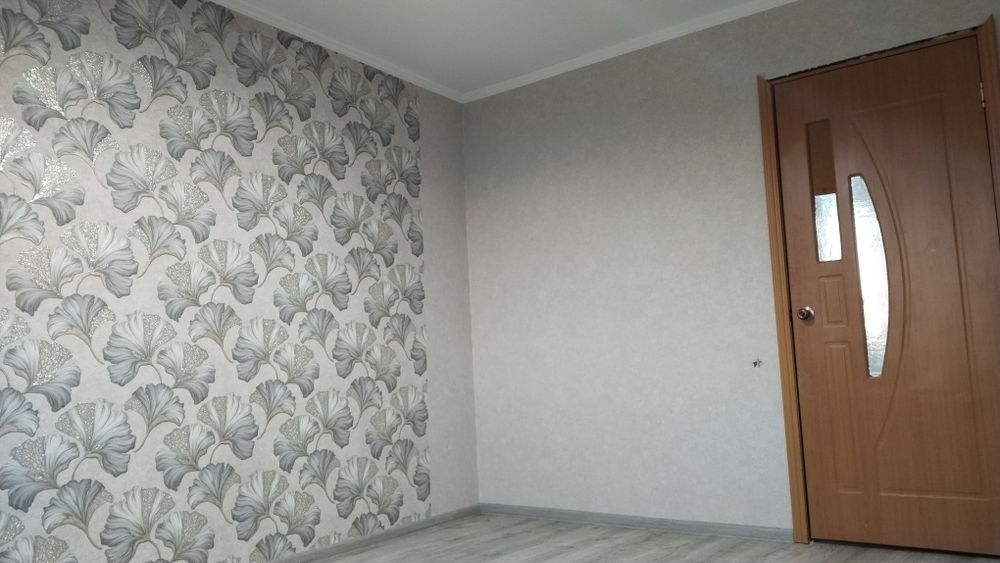 Поклейка обоев, шпаклёвка стен