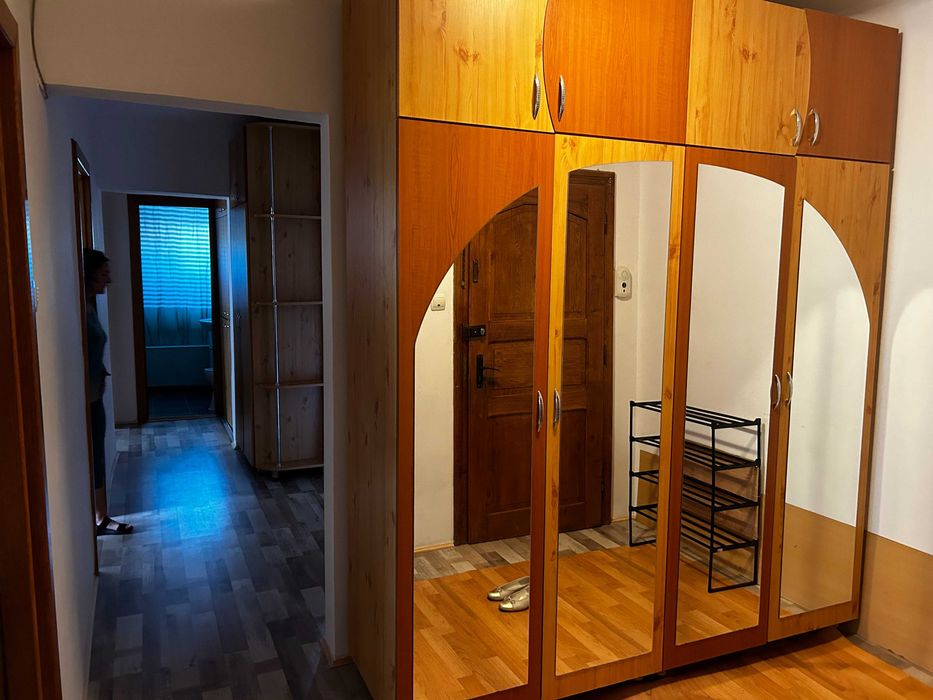 Închiriez apartament 4 camere – Alba Iulia, str. Mircea cel Bătrân (Exclus agenții)