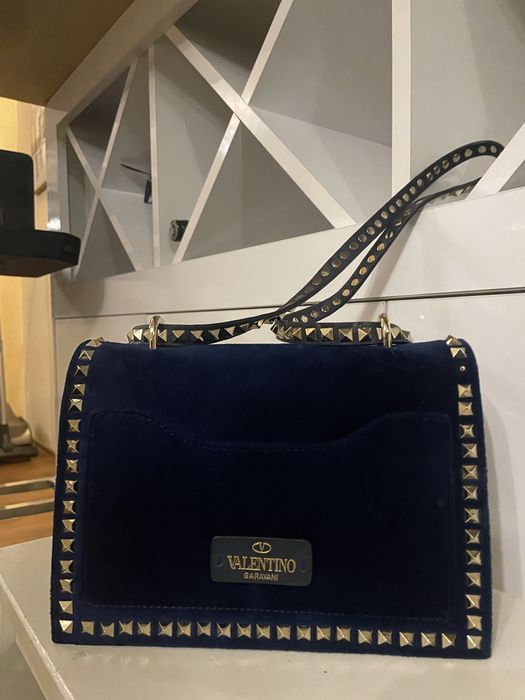 Елегантна чанта Valentino Garavani – Rockstud в перфектно състояние дв