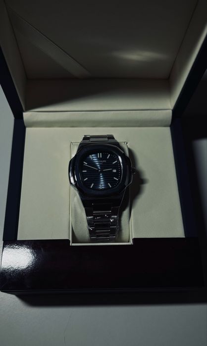 часы Patek Philippe Nautilus