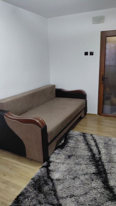 Închiriez Garsoniera