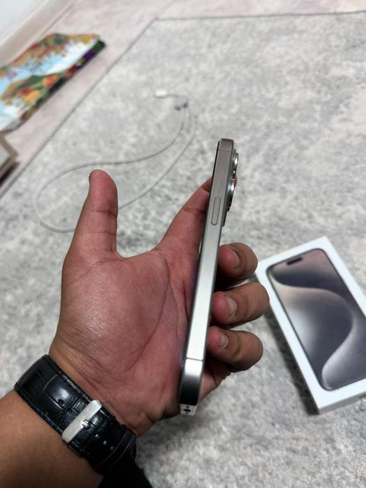 Продам Iphone 15 pro