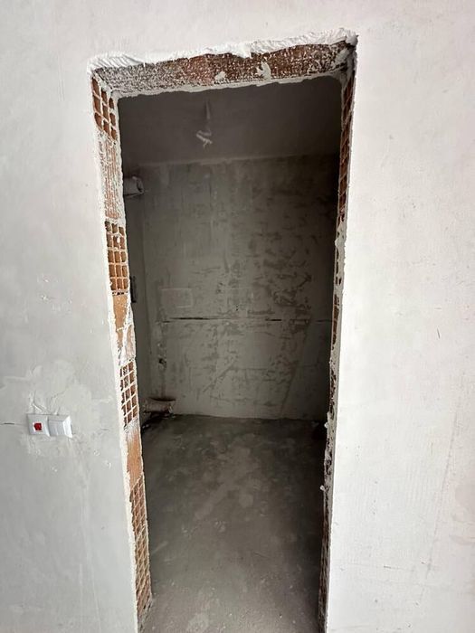 Продава се Двустаен апартамент в Бургас, Център - 60 кв.м за 1088 €/кв.м - Снимка #2