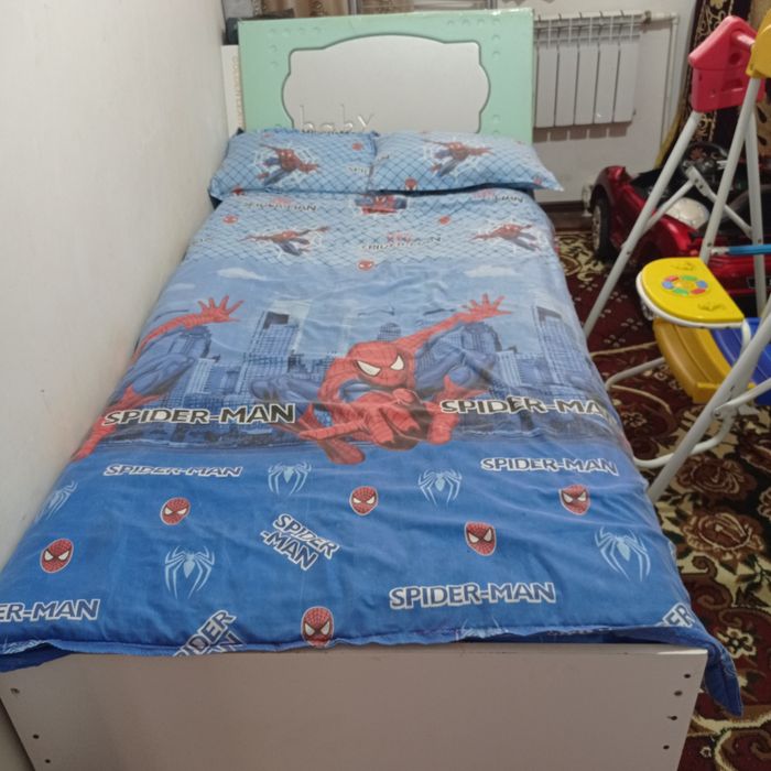 Detskiy garnitur xolati yaxshi singan joyi yuq