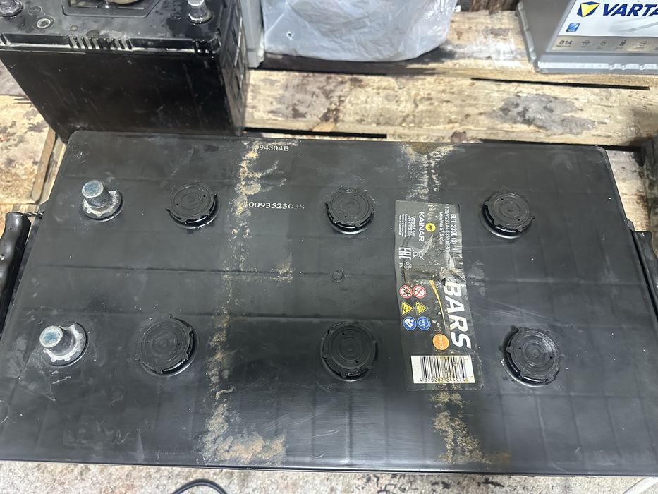 Продам Б/у аккумулятор 230-2шт