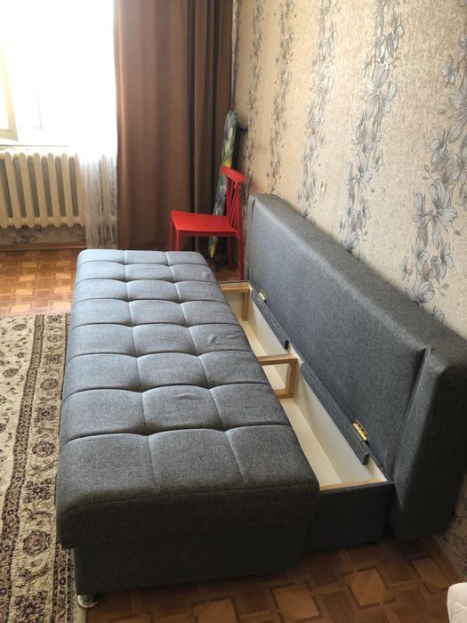 Диван         .