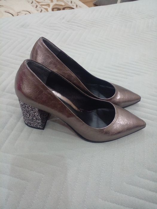 Продается  обувь