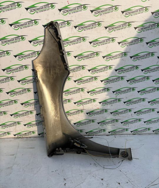 Aripa fata stanga Peugeot 407 prima generatie