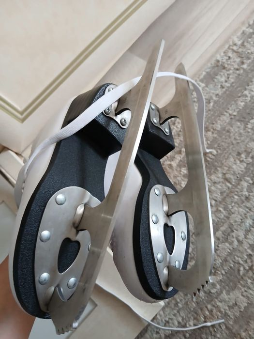 Коньки фигурные белые