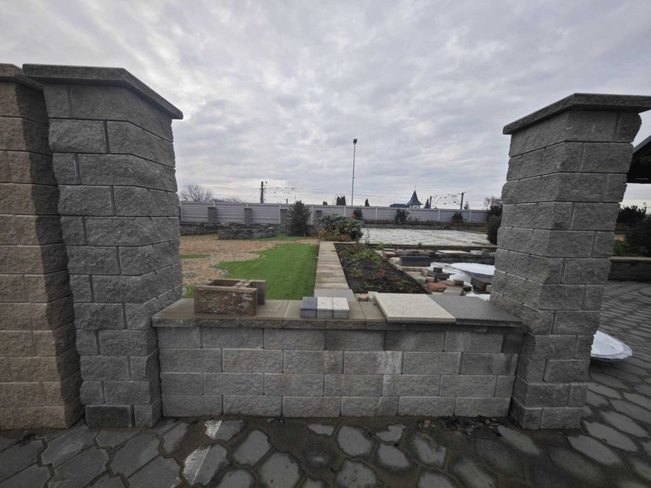 Vand elemente  de gard Symmetrica