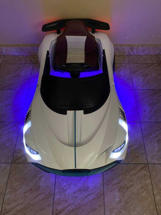 Bugatti nomli avtomabil sotiladi.