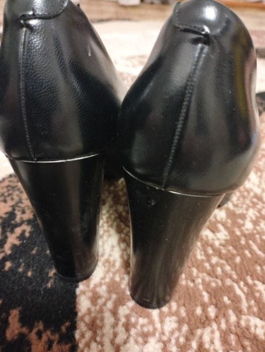 Туфли женские высоки каблук