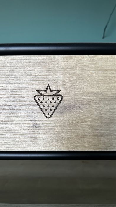 Двухярумная кровать , шкаф , стол