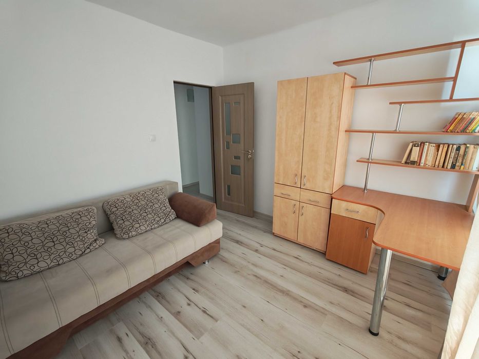 Inchiriez apartament 3 camere