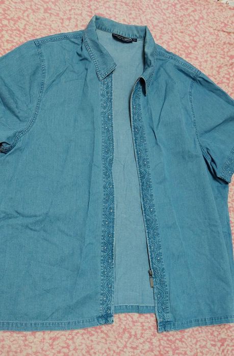 Женская джинсовая рубашка