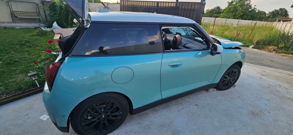 Mini Cooper E 2025 avariat