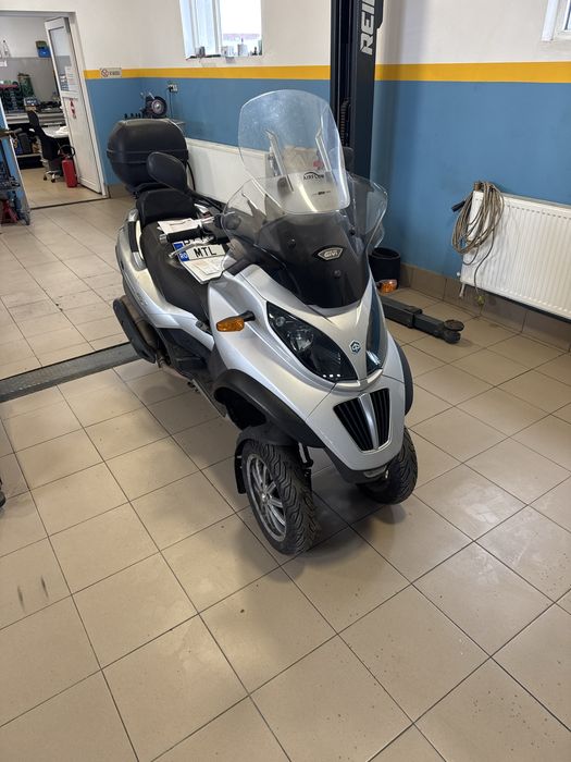 Piaggio mp3 Touring LT 400cc Triciclu categoria B an 2009
