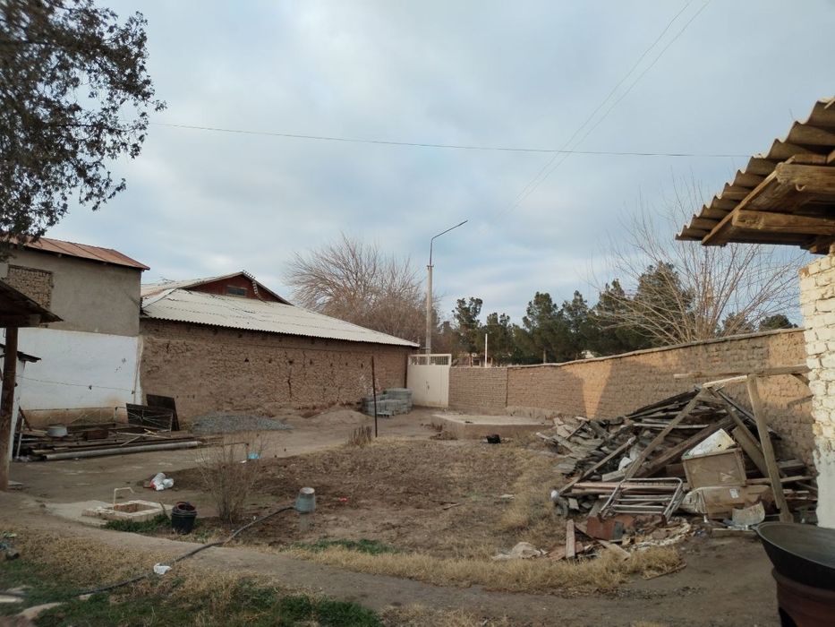 Yer uchastkasi  2 sotik