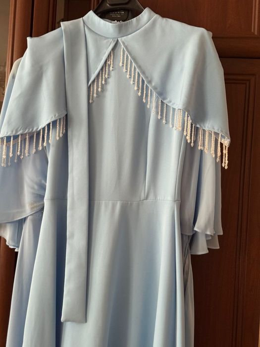 Платья вечерние.