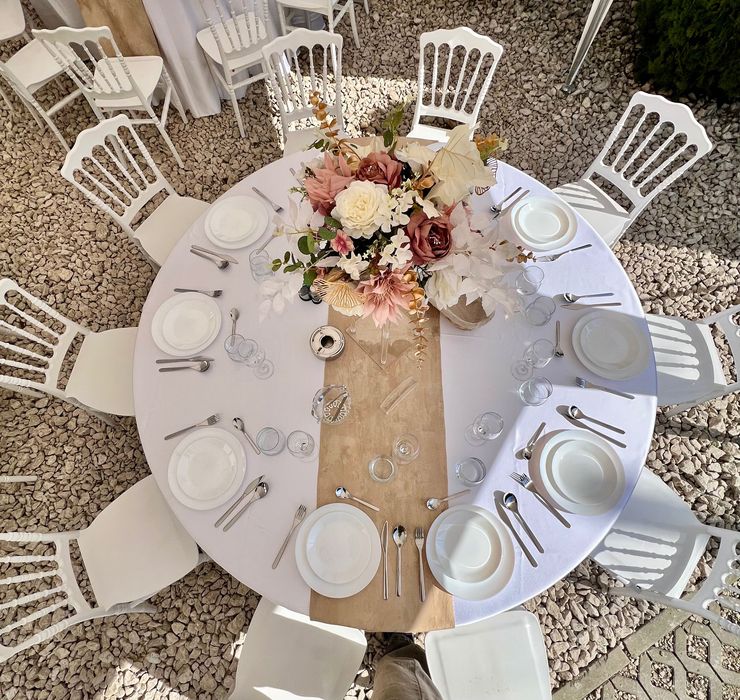 Corturi de închiriat