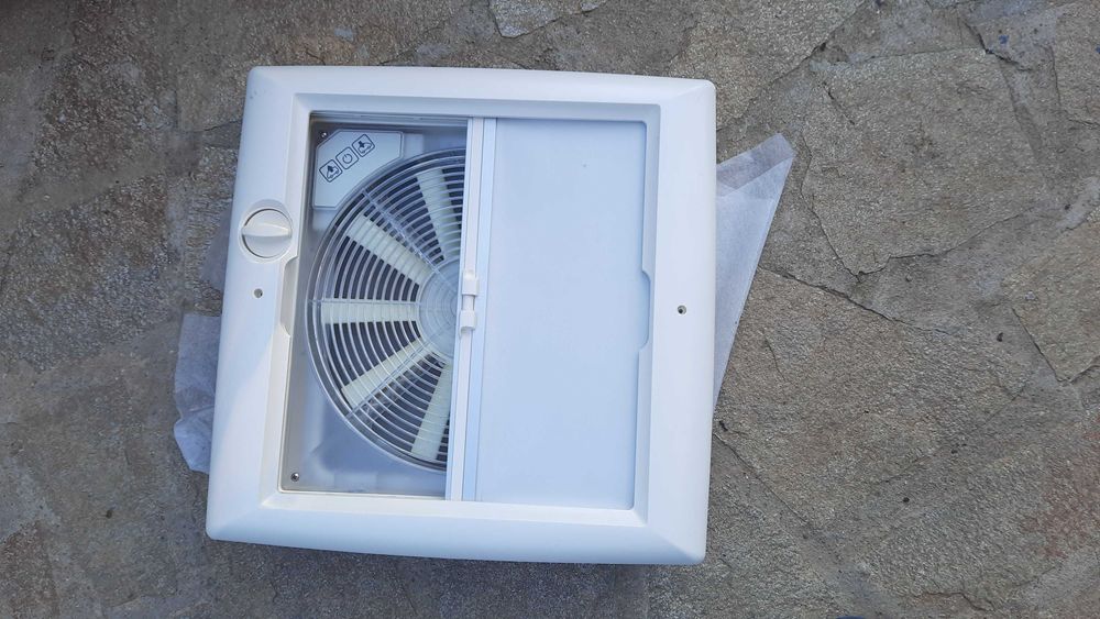 Люк с вентилатор