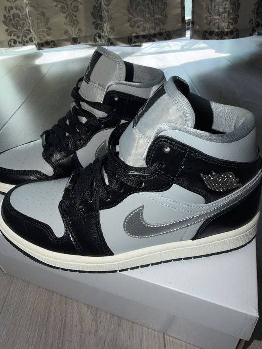 Sneakersi  Air Jordan 1 Mid Se