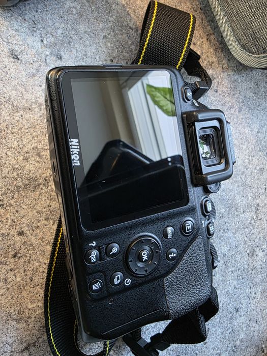 Nikon D3500 + 18-55mm VR
