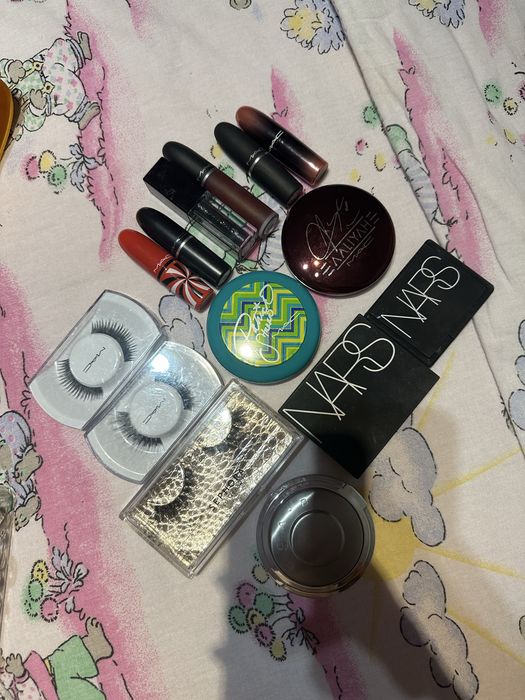 Козметика Mac, Sephora, Nars, Becca